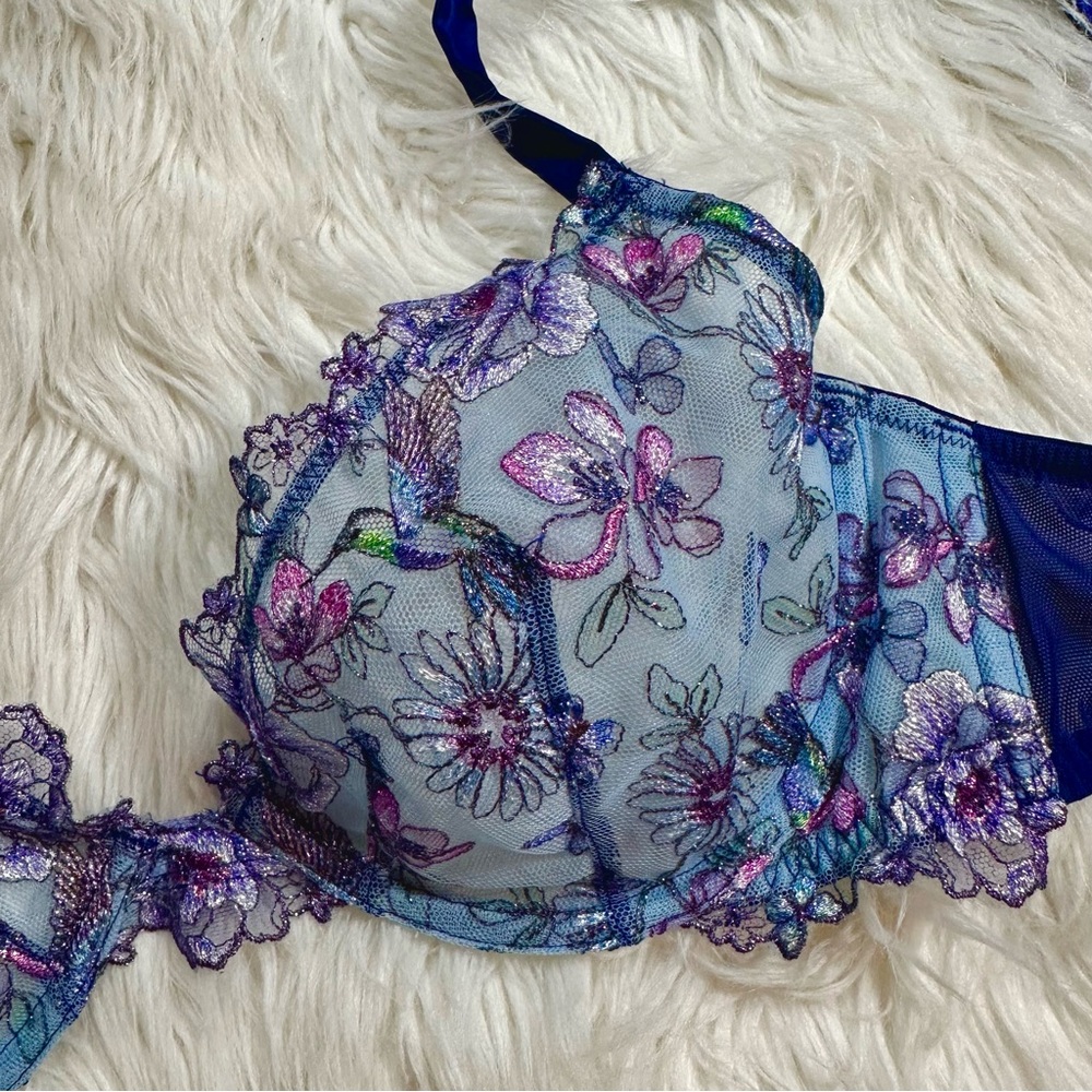 VS • Whimsical Humming Bird Floral Low Cut Demi Bra